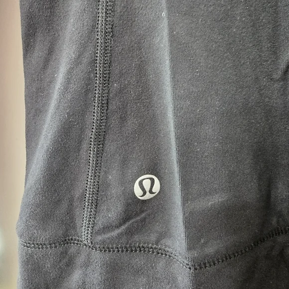Lululemon Full Tilt Long Sleeve Lace Trim Popover Athletic Top Solid Black Sz 4 - Picture 12 of 13